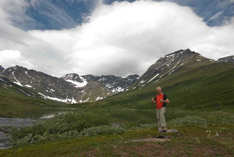 10 Elvedalen 11.jpg - Satunnainen matkaaja Elvedalenin jarvella